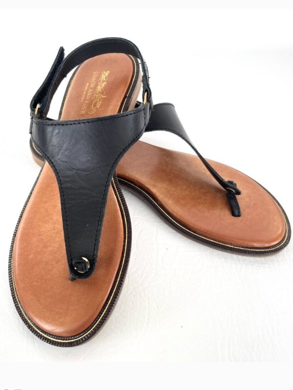 Coach and Four Calabria Black Leather T-strap Flat Sandals Thong Sz 9